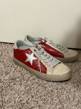 ShuShop Red and Silver Star Low-Top Sneakers
